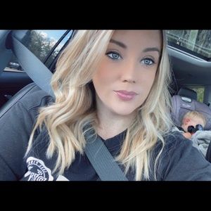 Meet your Posher, Kayla